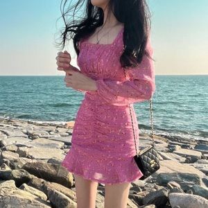 NEW Pink Floral Ruched Ruffle Hem Long Sleeve Fitted Dress